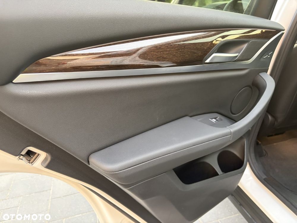 BMW X3 xDrive30i Luxury Line - 19