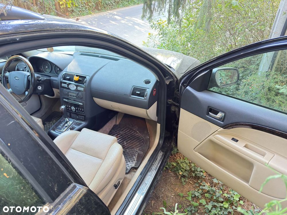 Ford Mondeo 2.0 TDCI Ghia X - 13