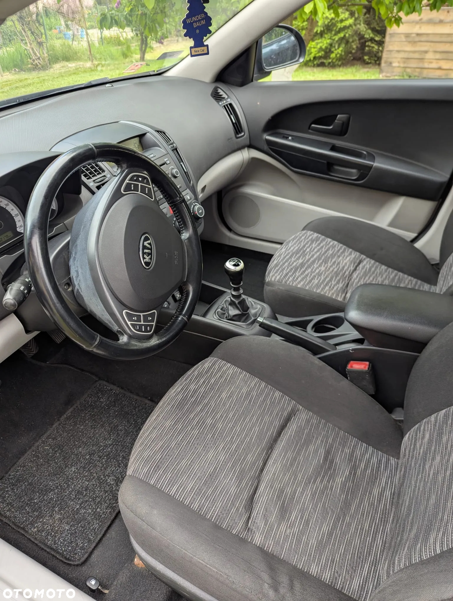 Kia Ceed - 11