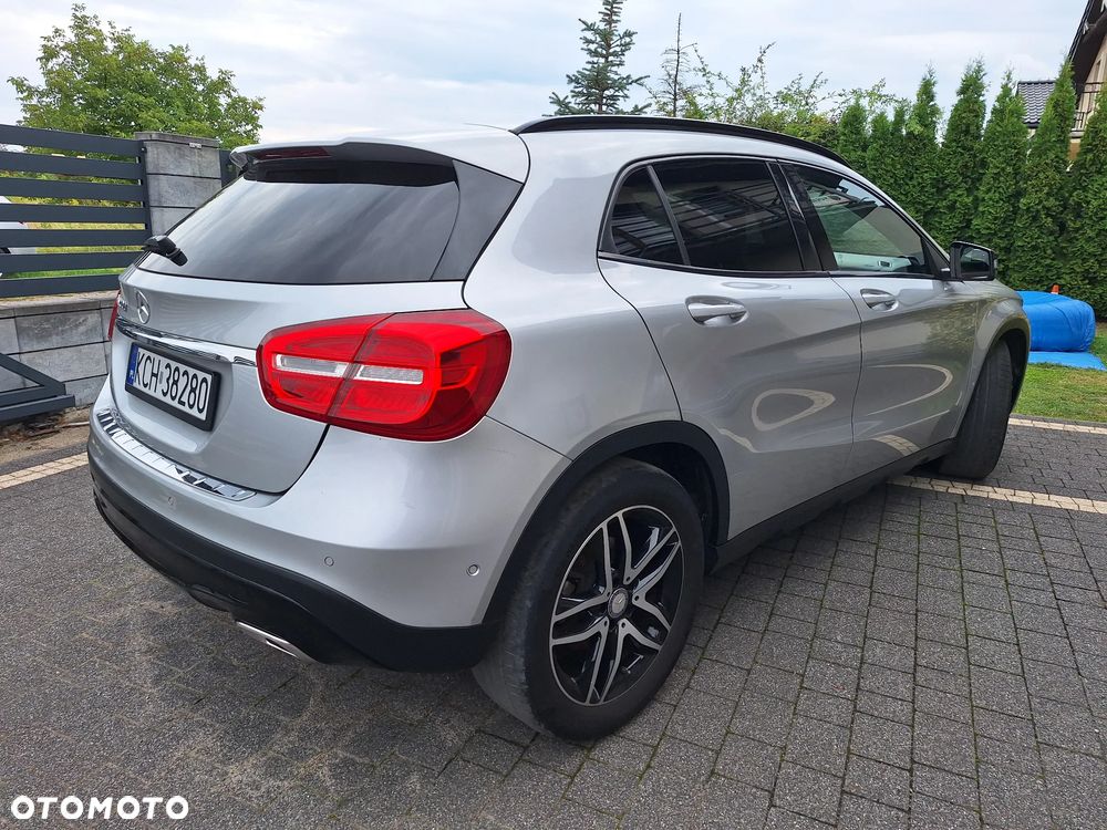 Mercedes-Benz GLA 200 d - 7