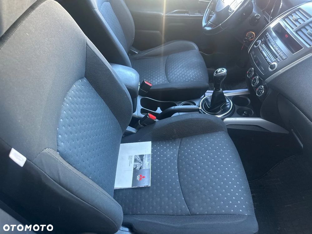 Mitsubishi ASX 1.6 Inform - 22