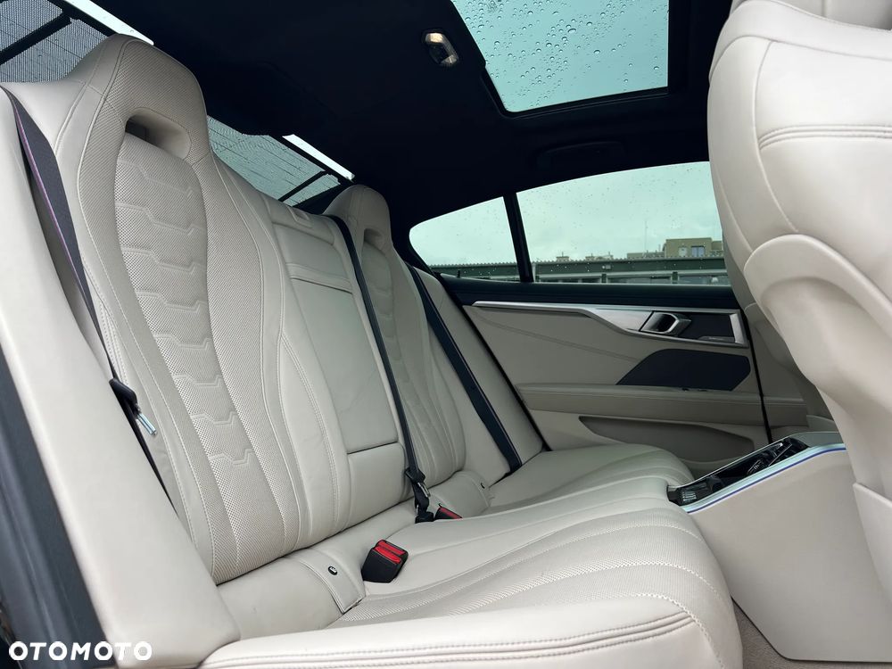BMW Seria 8 - 30