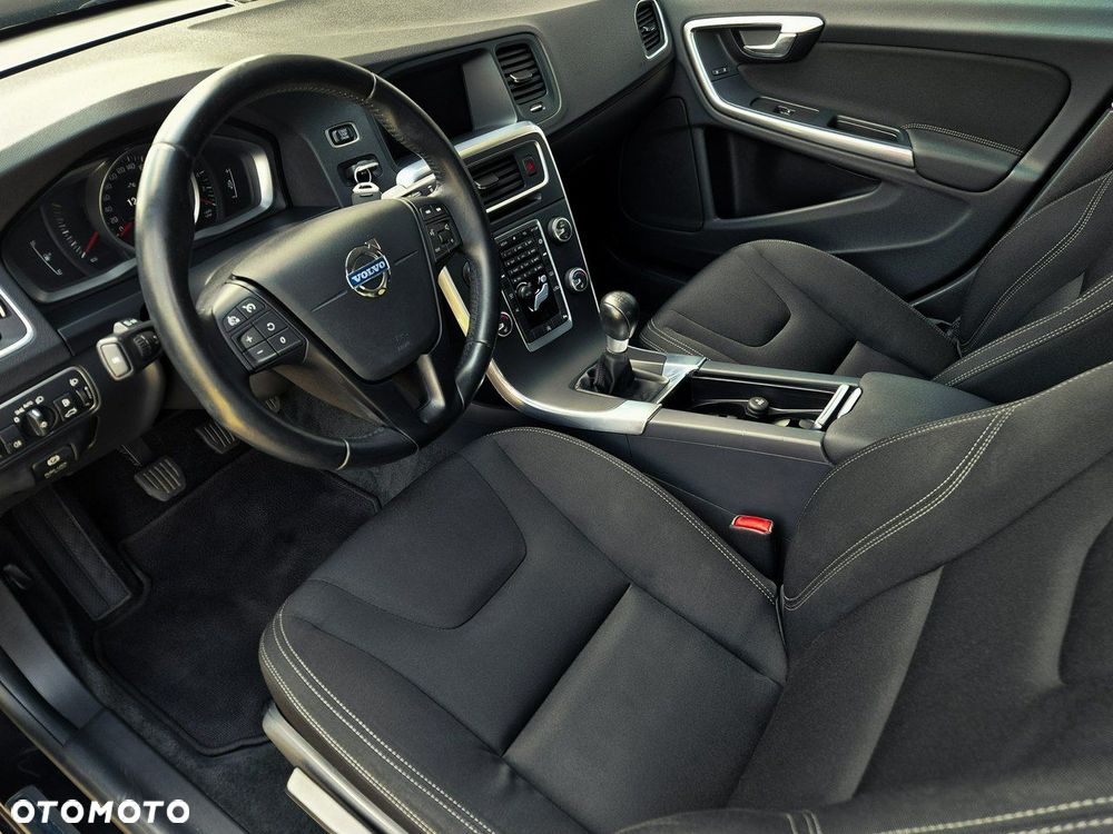 Volvo S60 D3 Momentum - 16