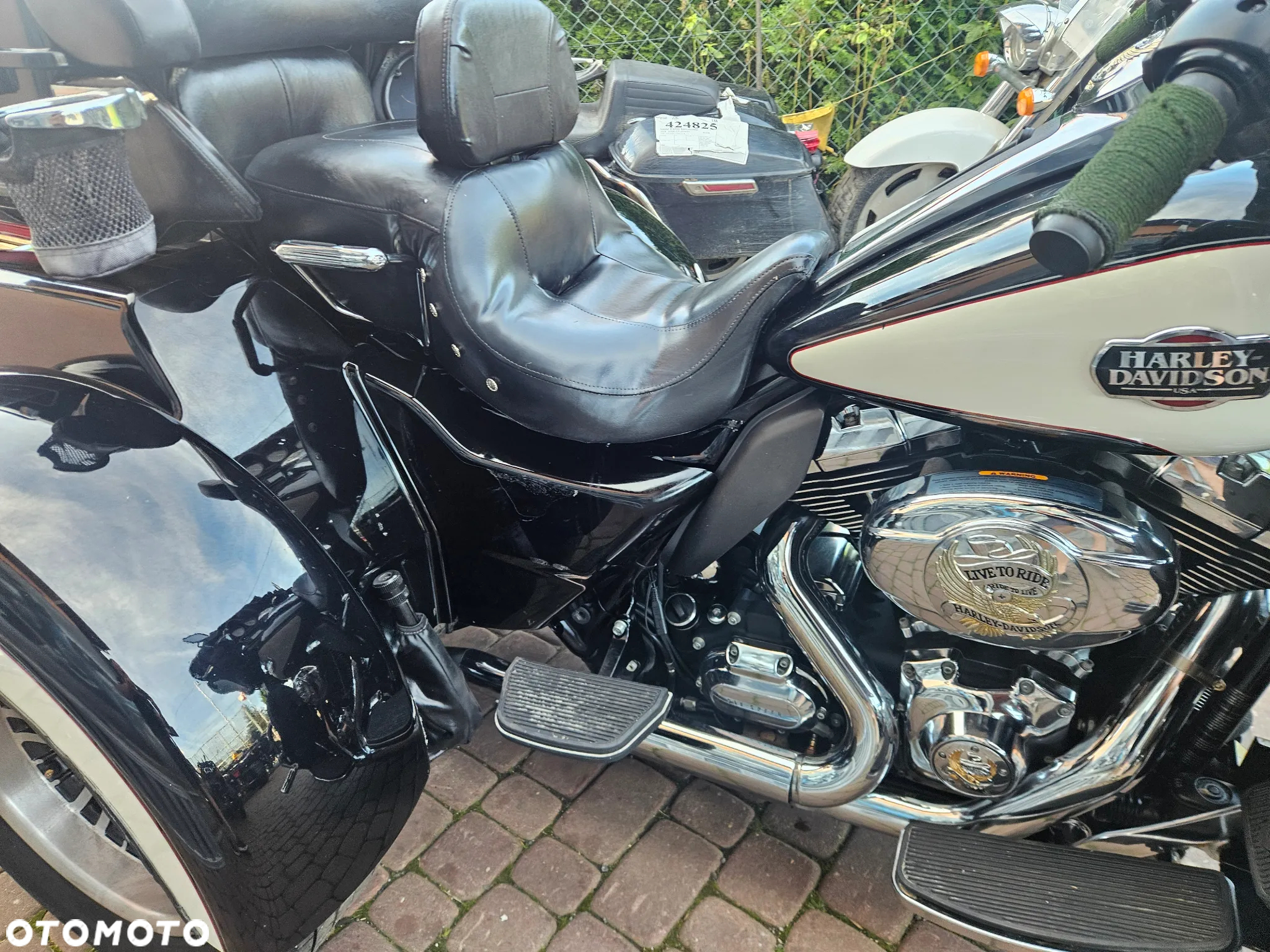 Harley-Davidson FLH Electra Glide - 24