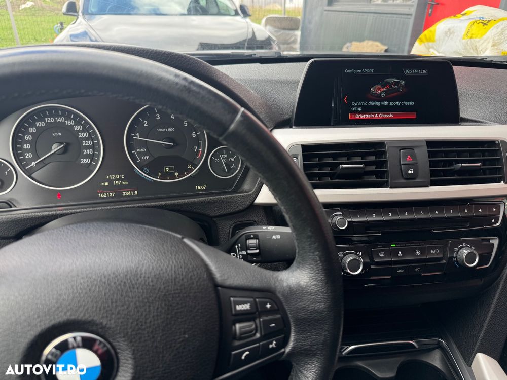 BMW Seria 3 318i Sport Line - 18