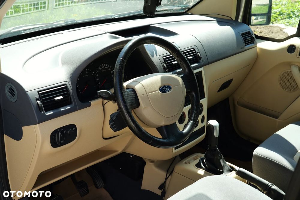 Ford Tourneo Connect - 4