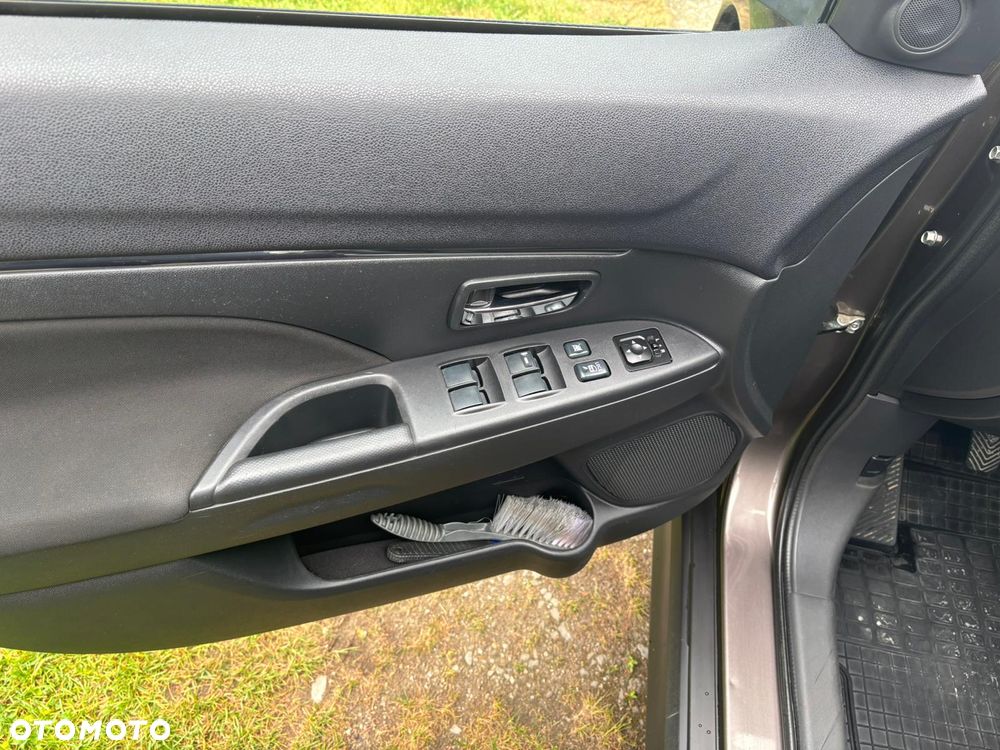 Mitsubishi ASX - 30
