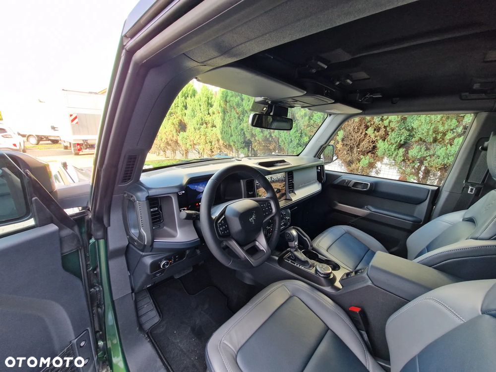 Ford Bronco - 10
