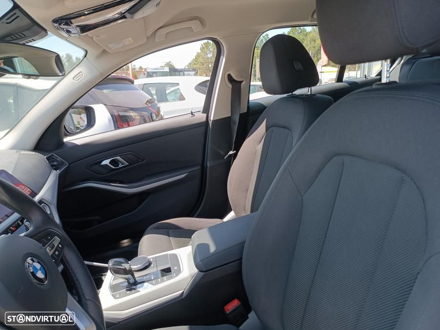 BMW 330 e Touring Auto - 6
