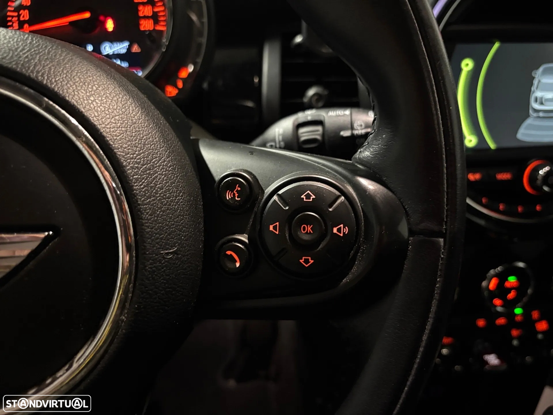 MINI 5 Portas Cooper Auto - 12