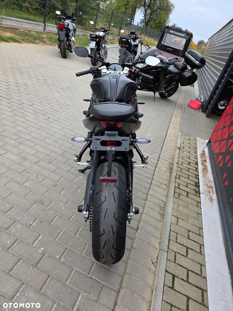 Triumph Daytona - 18