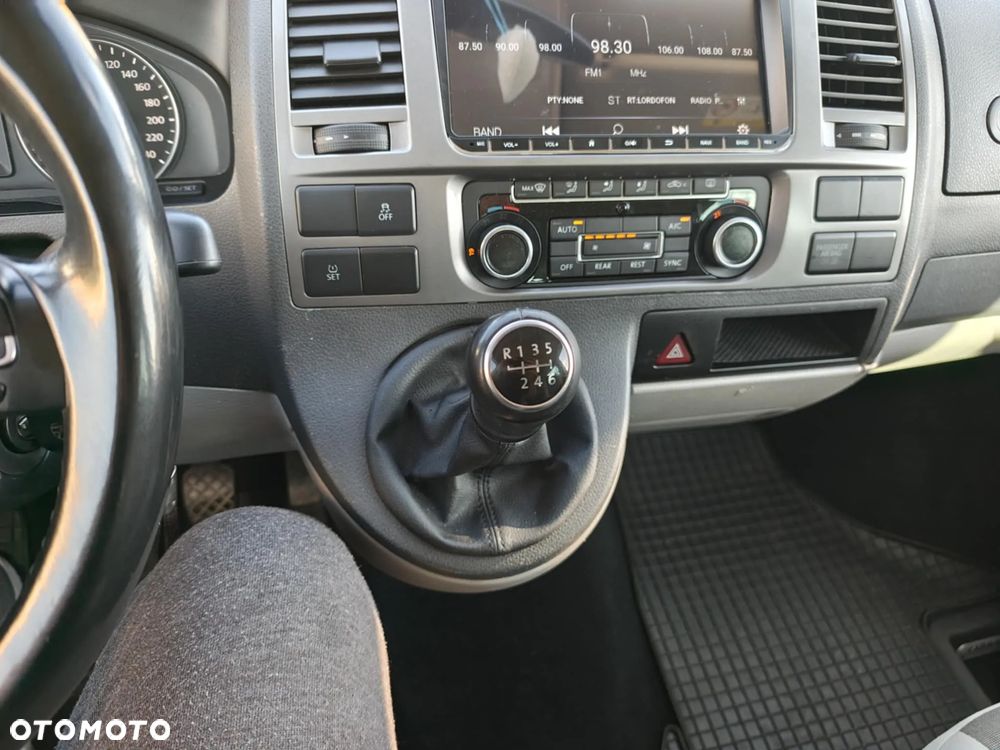 Volkswagen Caravelle - 22