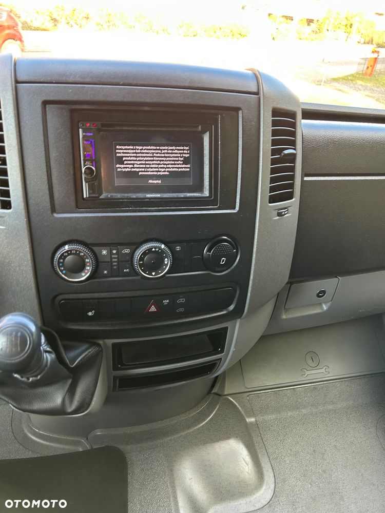 Mercedes-Benz Sprinter - 12