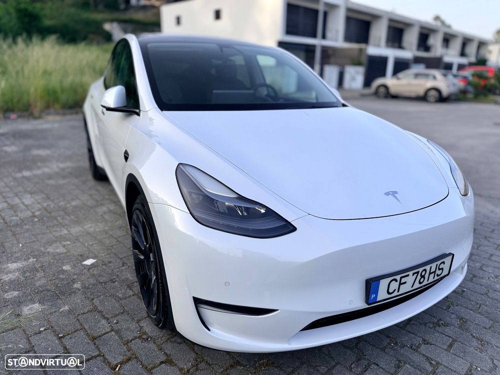 Tesla Model Y - 2