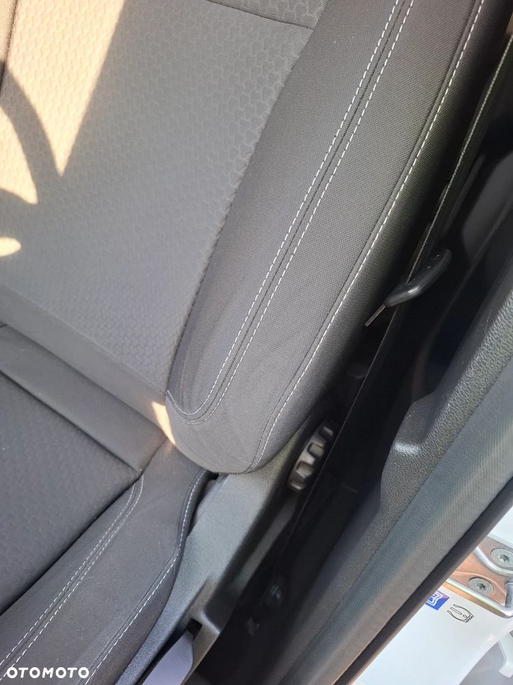 Ford Kuga 2.0 TDCi 2x4 Cool & Connect - 19