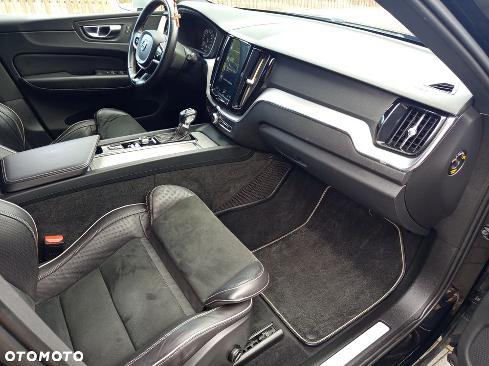 Volvo XC 60 D4 R-Design - 14
