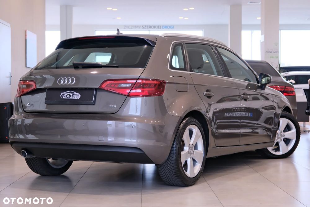 Audi A3 Sportback 1.6 TDI S tronic Ambiente - 7