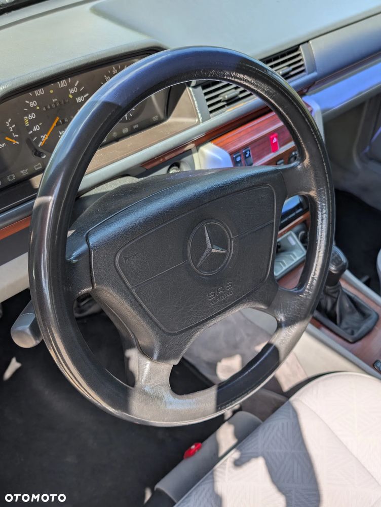 Mercedes-Benz Klasa E 250 D - 11