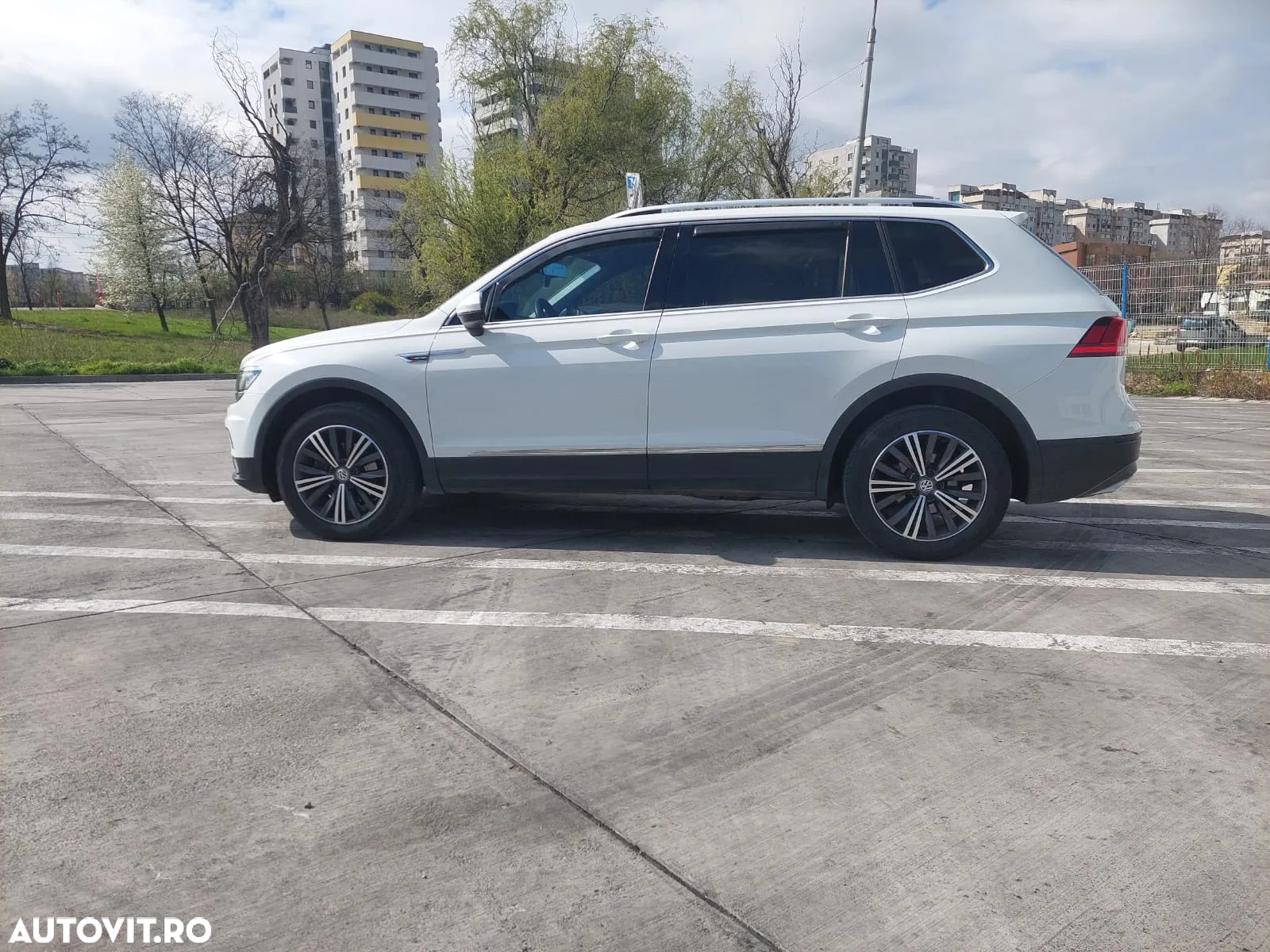 Volkswagen Tiguan 2.0 TDI 4Mot DSG Highline - 4