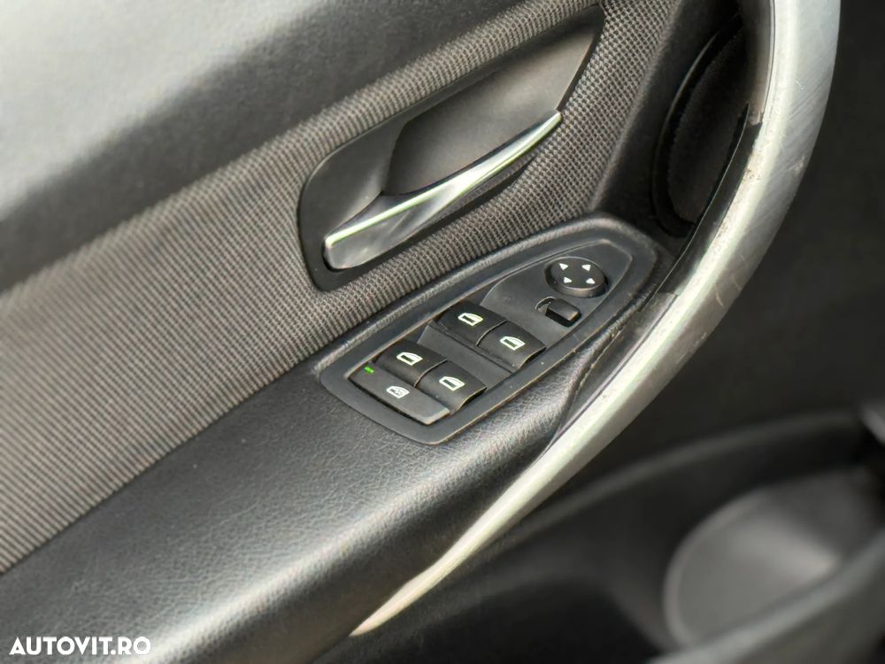 BMW Seria 3 318d xDrive - 14