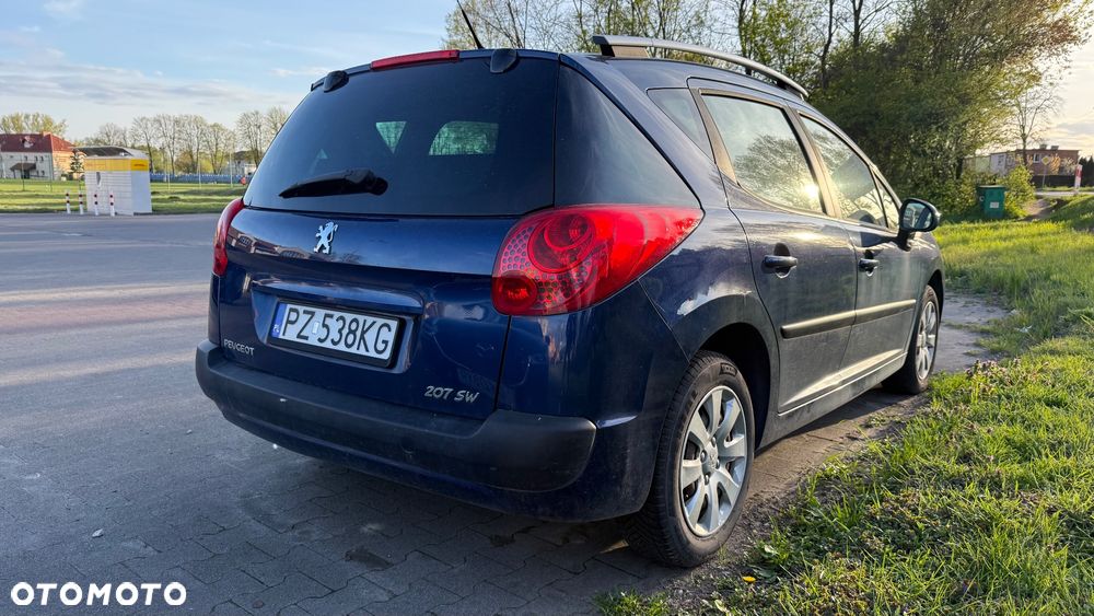 Peugeot 207 - 12