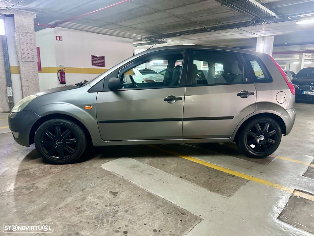 Ford Fiesta 1.4 Ghia - 2