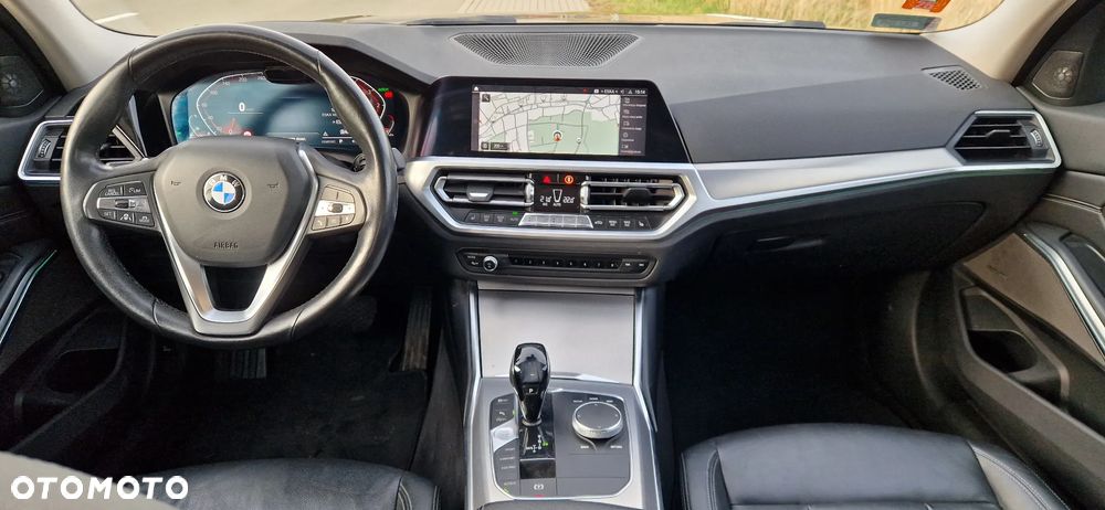 BMW Seria 3 320d xDrive Luxury Line - 7