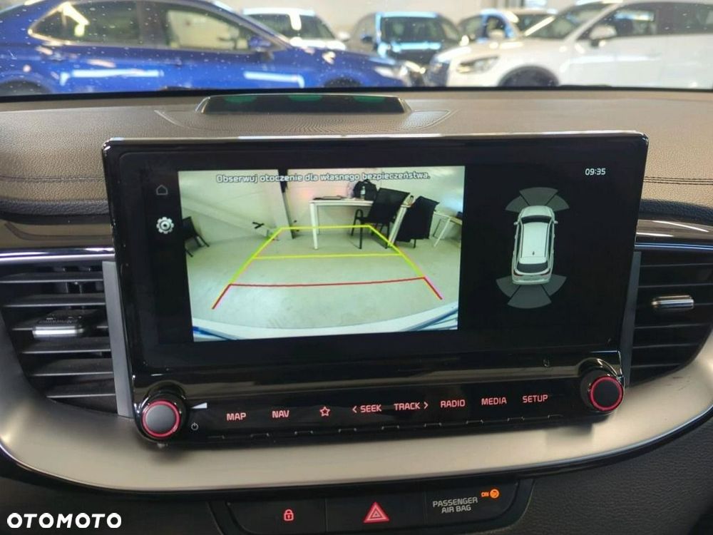 Kia Ceed - 10
