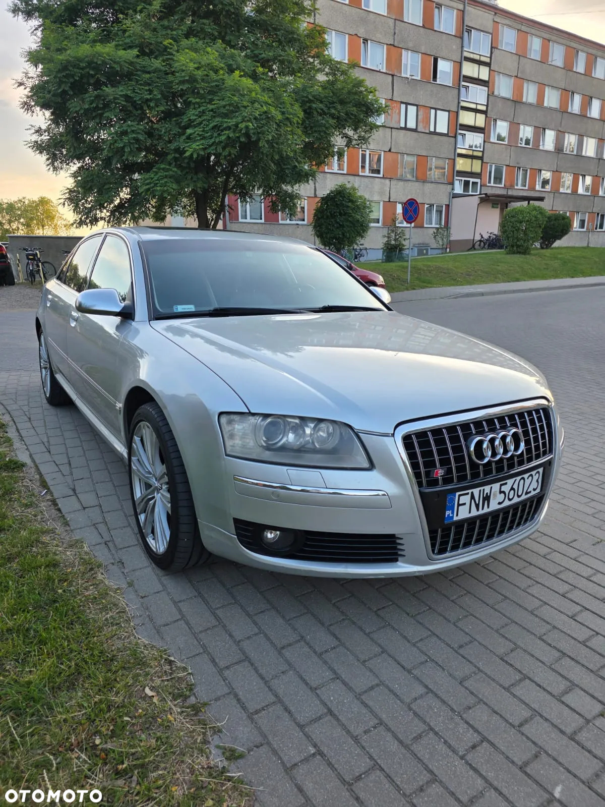 Audi A8 4.2 Quattro - 3