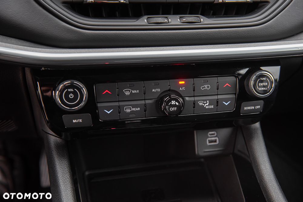 Jeep Compass 1.5 T4 mHEV Limited FWD S&S DCT - 26