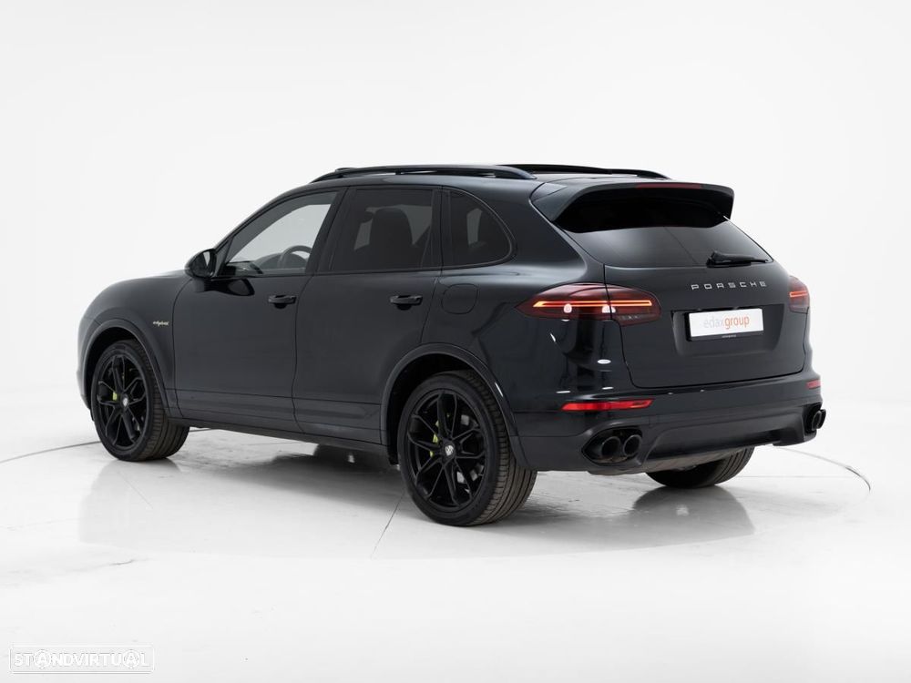 Porsche Cayenne S - 4