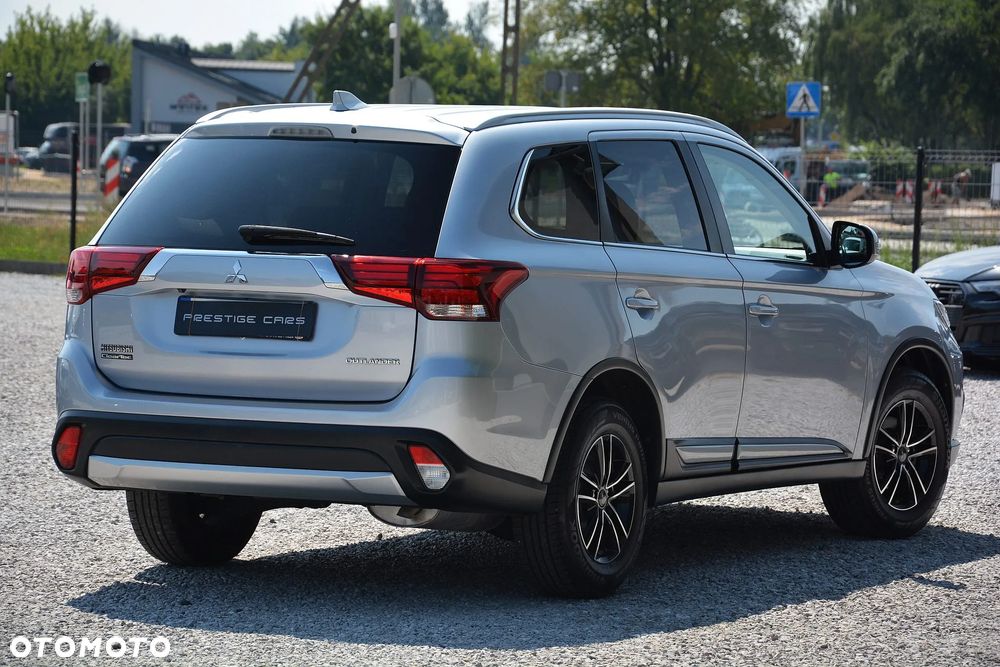 Mitsubishi Outlander - 3
