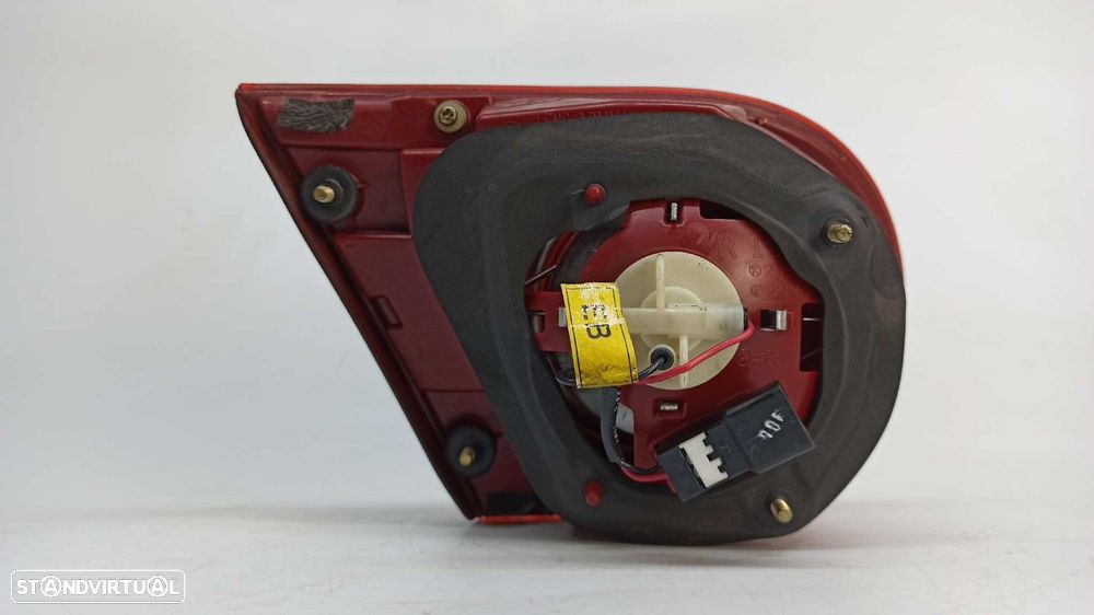 FAROLIM TRASEIRO DIREITO KIA OPIRUS EX - 4