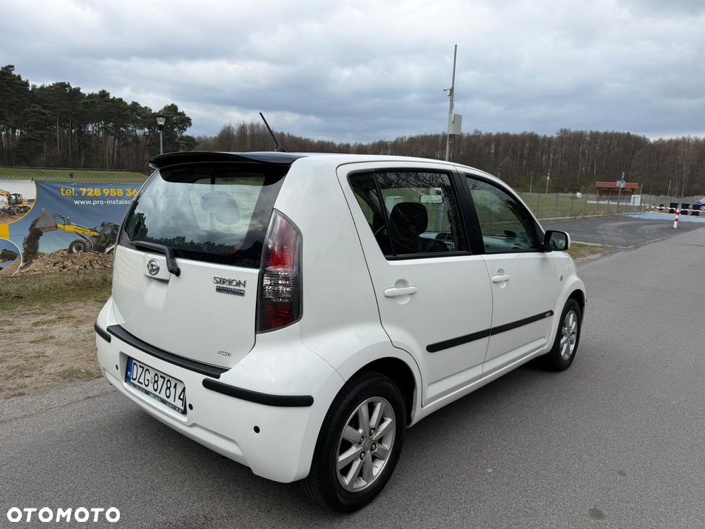 Daihatsu Sirion - 7