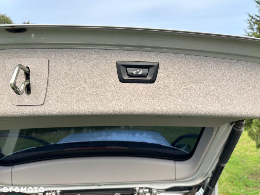 BMW Seria 3 318d Sport Line - 15