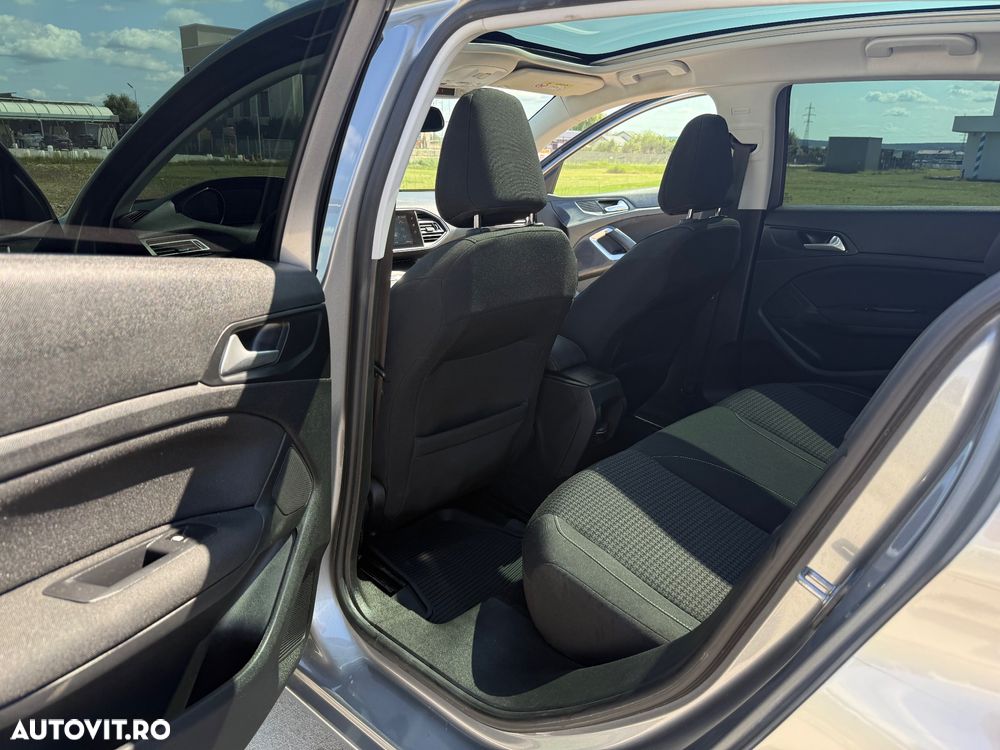 Peugeot 308 1.2 L PureTech Turbo Access - 9