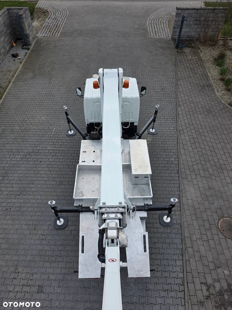 Nissan Cabstar, Palfinger P 210 BK - 12