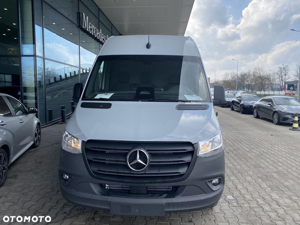 Mercedes-Benz Sprinter - 2