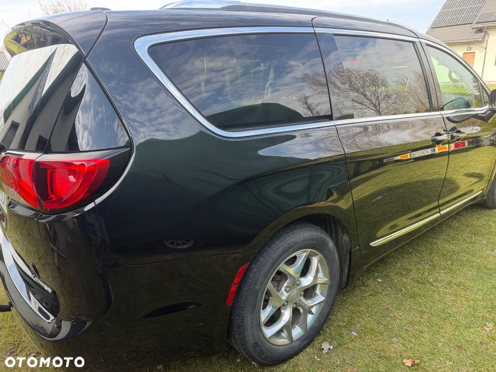 Chrysler Pacifica - 8