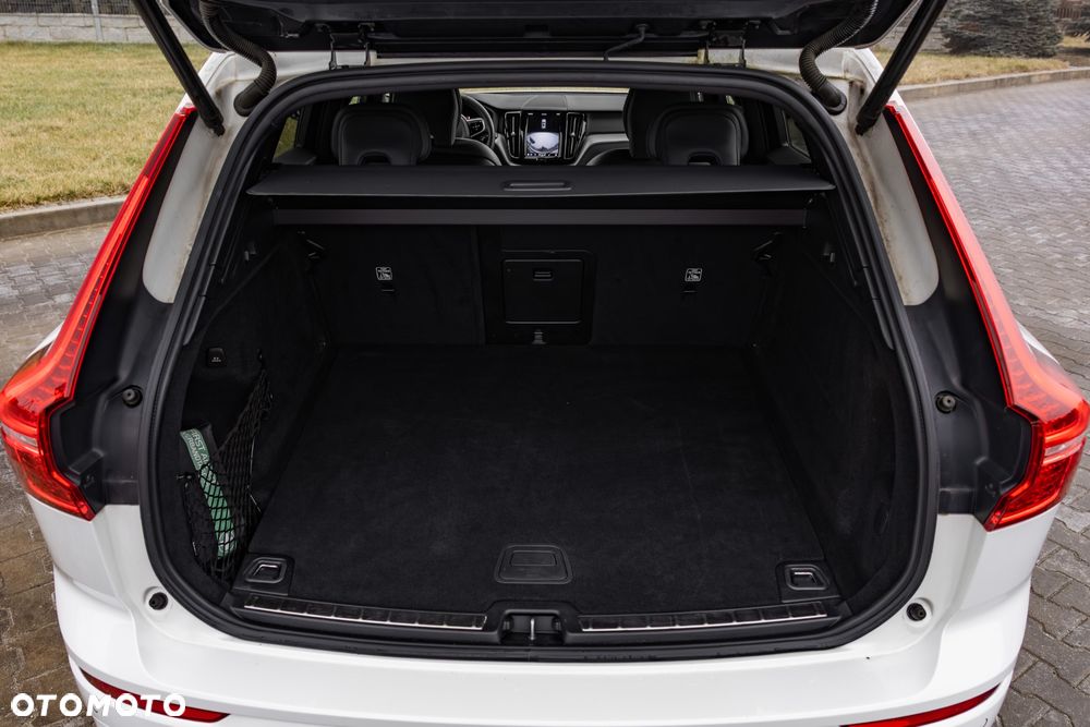 Volvo XC 60 B4 D Ultimate Dark - 40