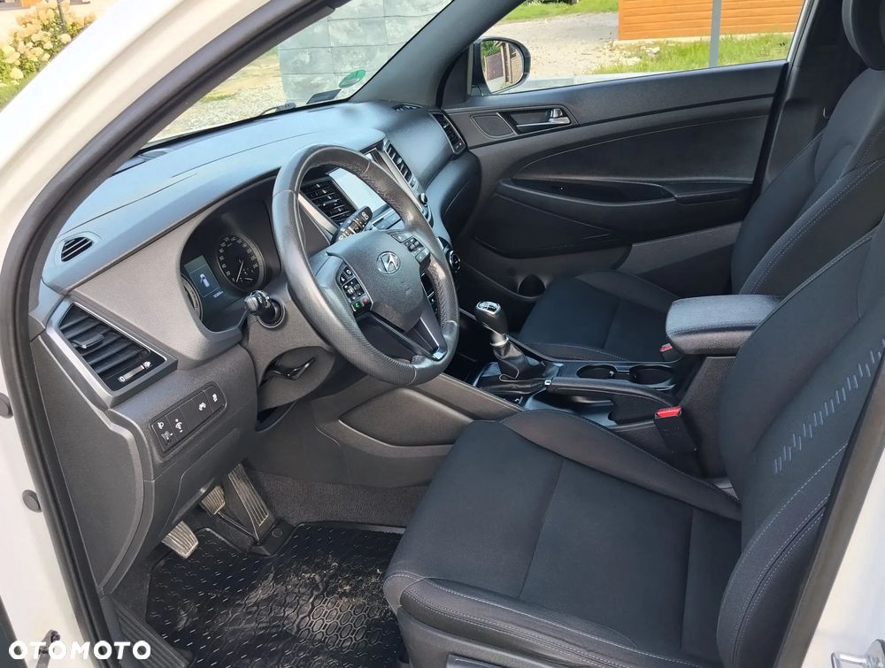 Hyundai Tucson 1.6 GDI BlueDrive GO 2WD - 13