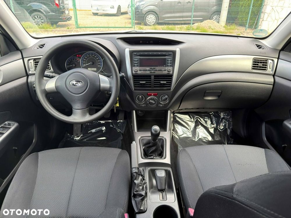 Subaru Forester 2.0X Trend - 11