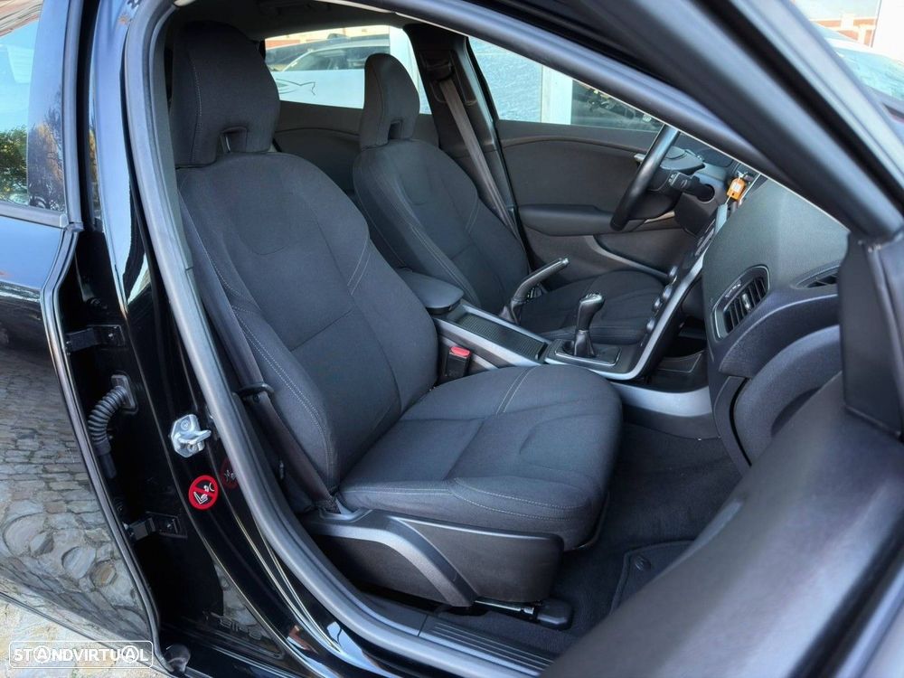 Volvo V40 2.0 D2 Kinetic - 22
