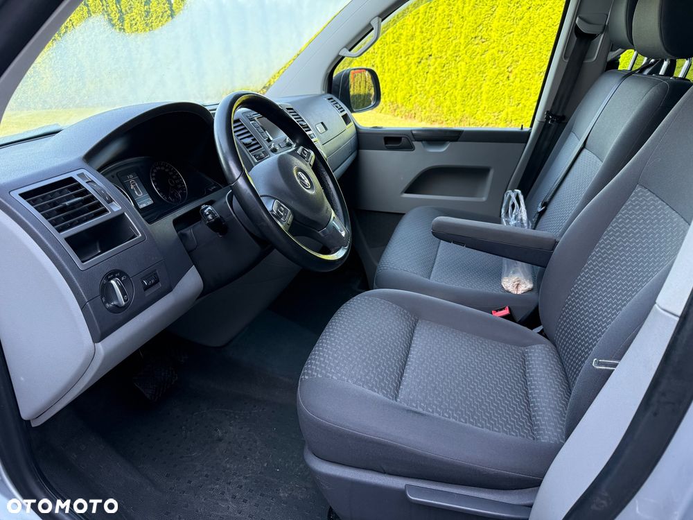 Volkswagen Caravelle - 20