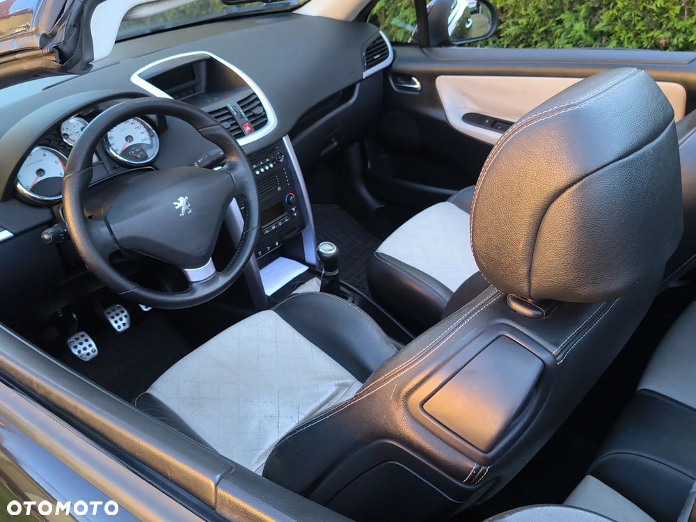 Peugeot 207 CC - 12