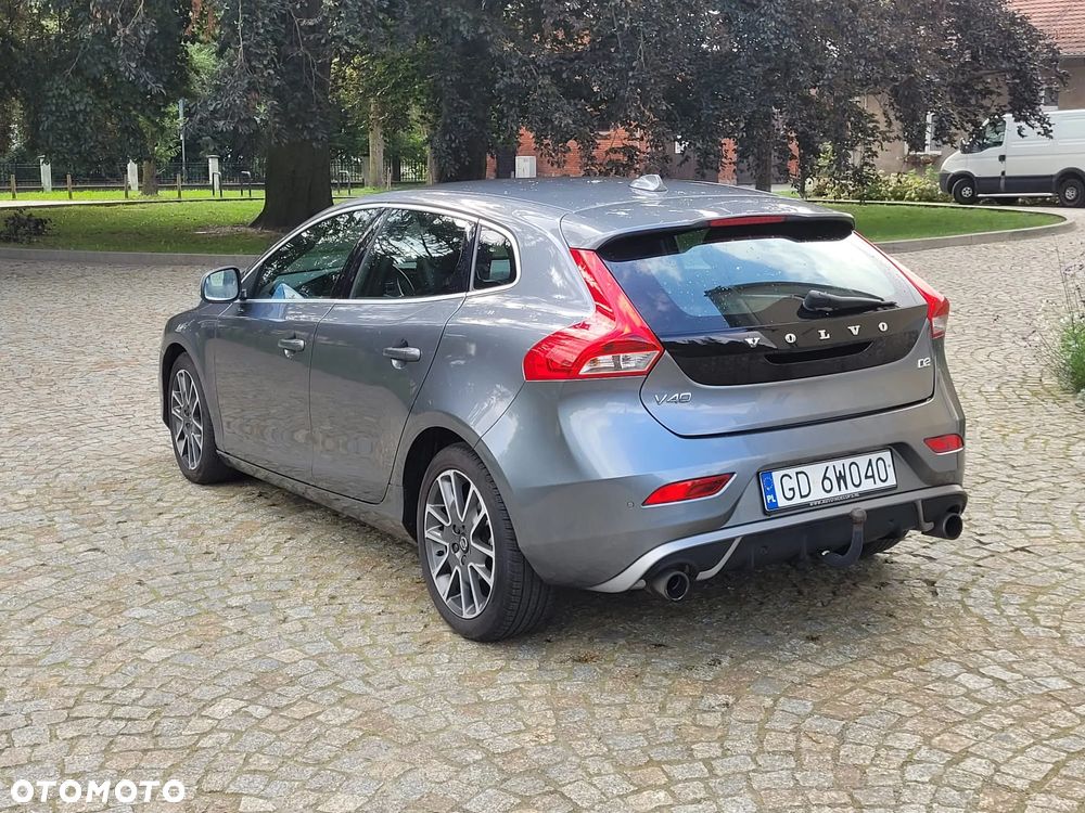Volvo V40 D2 Drive-E R-Design Momentum - 5