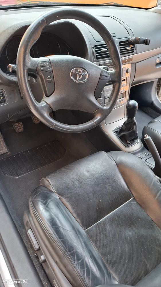 Toyota Avensis SW 2.0 D-4D - 7