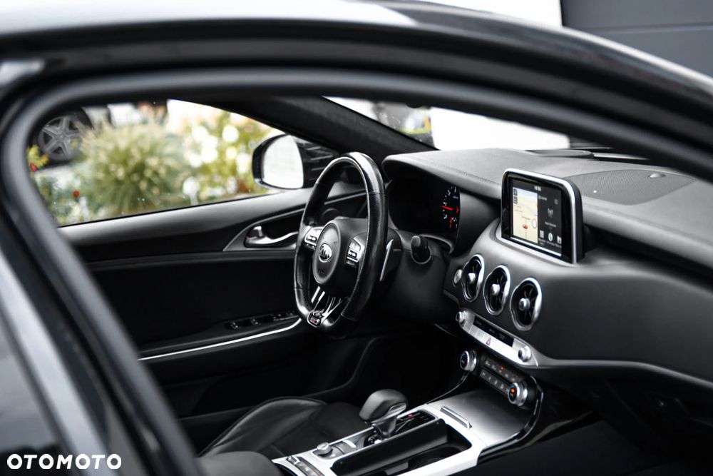 Kia Stinger 2.0 T-GDI GT Line - 10
