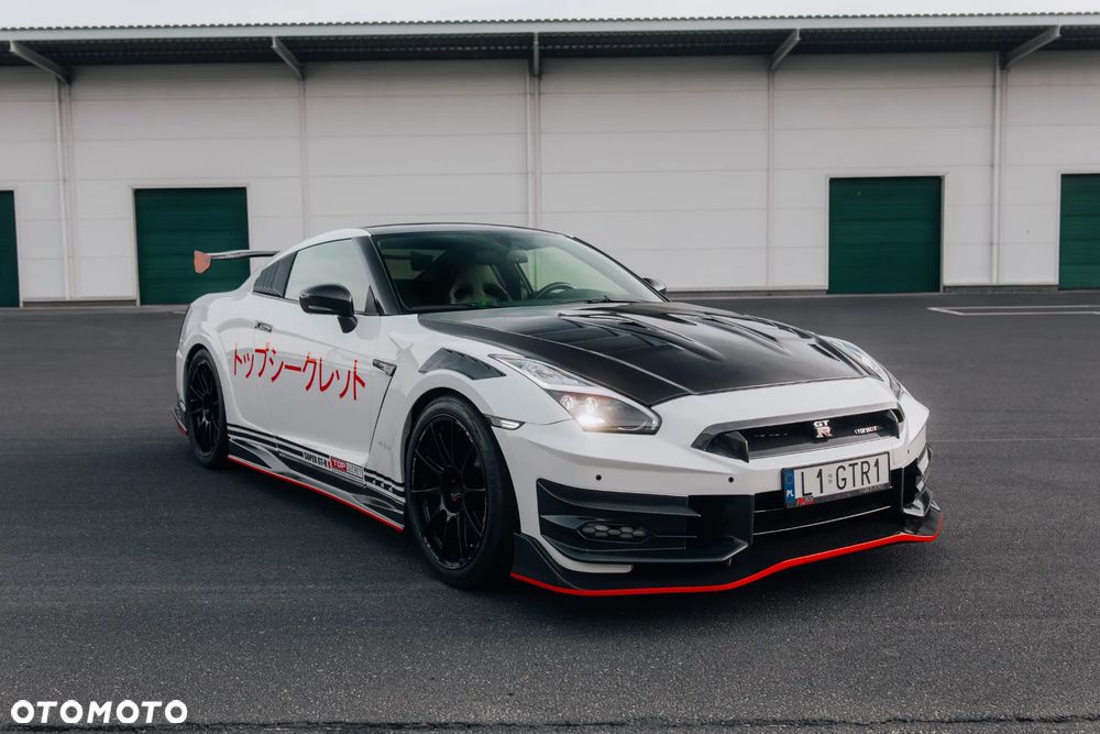 Nissan GT-R - 7