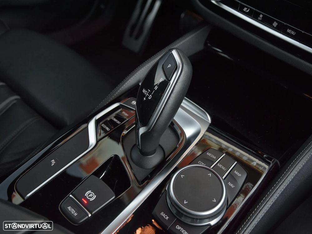 BMW 520 d Pack M Auto - 27